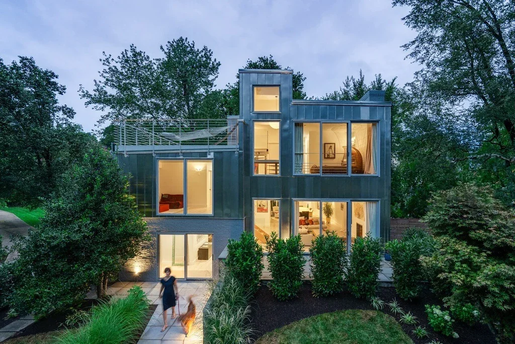 Editorial architectural photography of a modern luxury home exterior at twilight — publication-ready imagery for architects and designers by Umedia